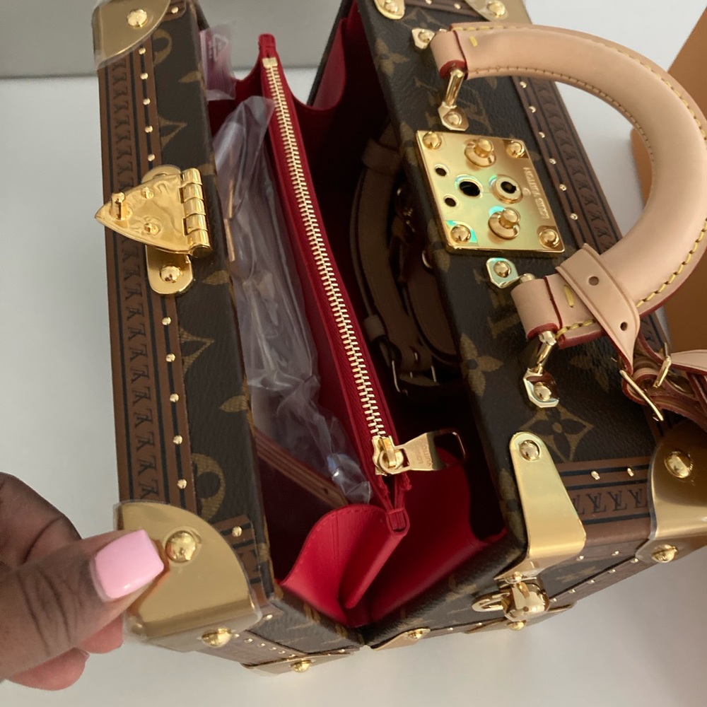 Louis Vuitton BRAND spankin new!